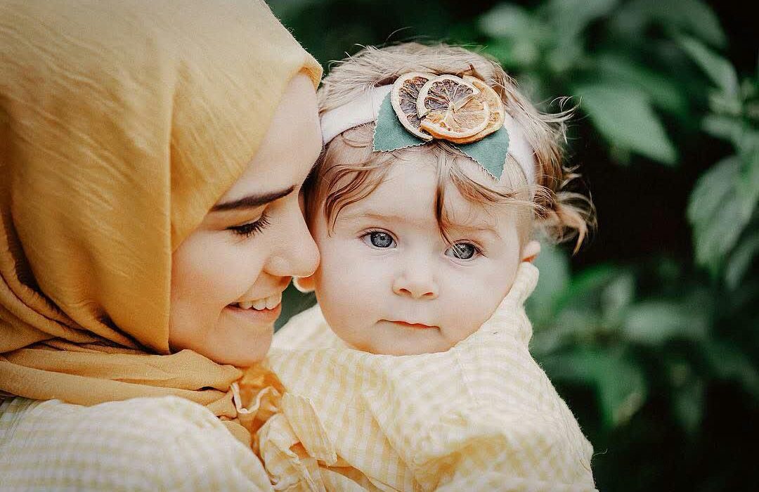 مادران؛کمال بخش و هویت بخش کودکان هستند