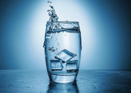 كاس من الماء
