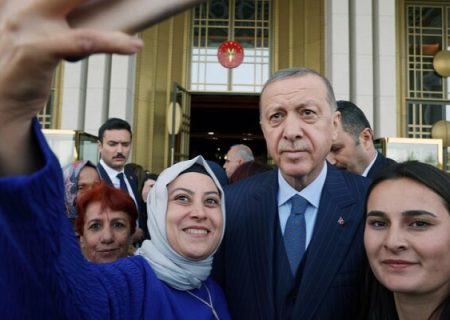 اردوغان وزوجته الحجاب