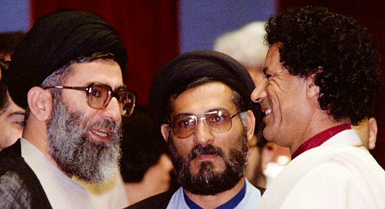 قامت افراشتۀ رهبری درخیمۀ قذافی